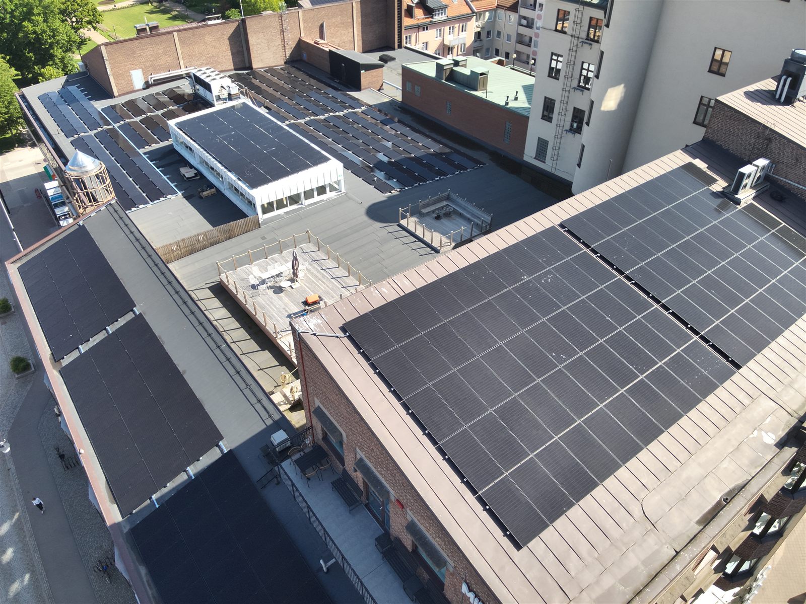 Kronanhuset i Karlskrona med 300 kW solceller, översiktsbild